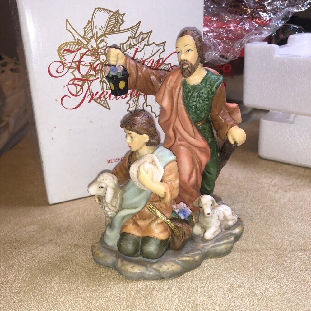 AVON Nativity Shepherds Holiday Treasures Porcelain Figurine 2002 In Box‎